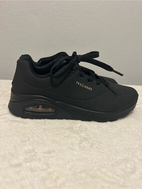 Sketchers Air-Cooled Memory Foam black size 8.5